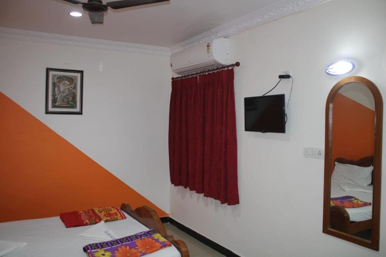 Hotel Sudhiksha Deluxe Rāmeswaram Buitenkant foto